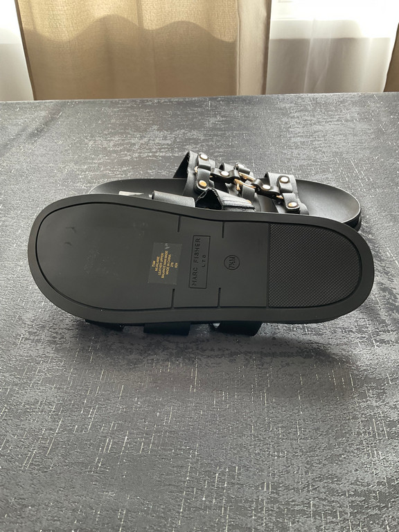 Mark Fisher Women's Foot bed sandals. NEW - Image 3