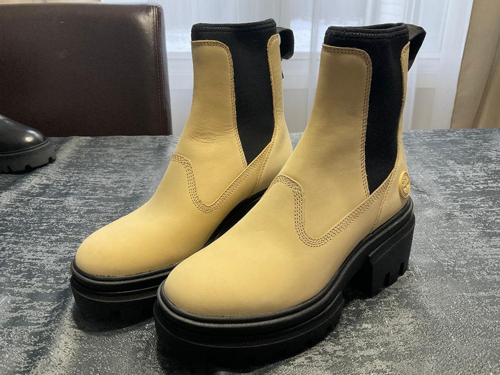 Timberland Yellow Everleigt 7 Chelsea Boots